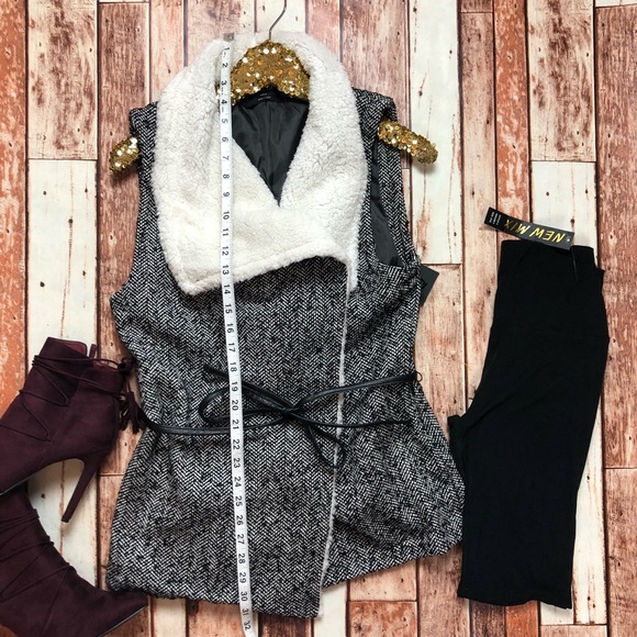 Last 1 Small Black Faux Fur Lined Herringbone Vest - Picture 4 of 5